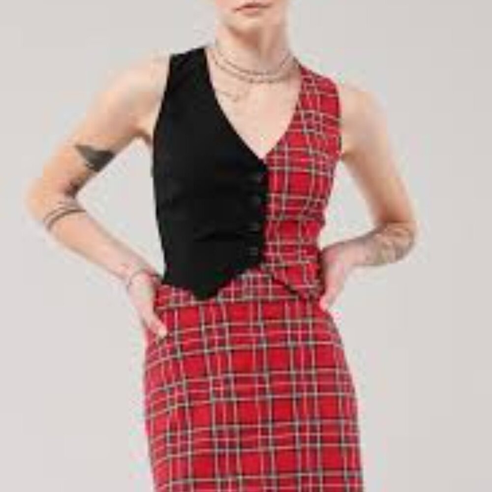 Social Tourist Sliced Girl's L Plaid and Black Vest Y2K Crop Button Down Y2K Top